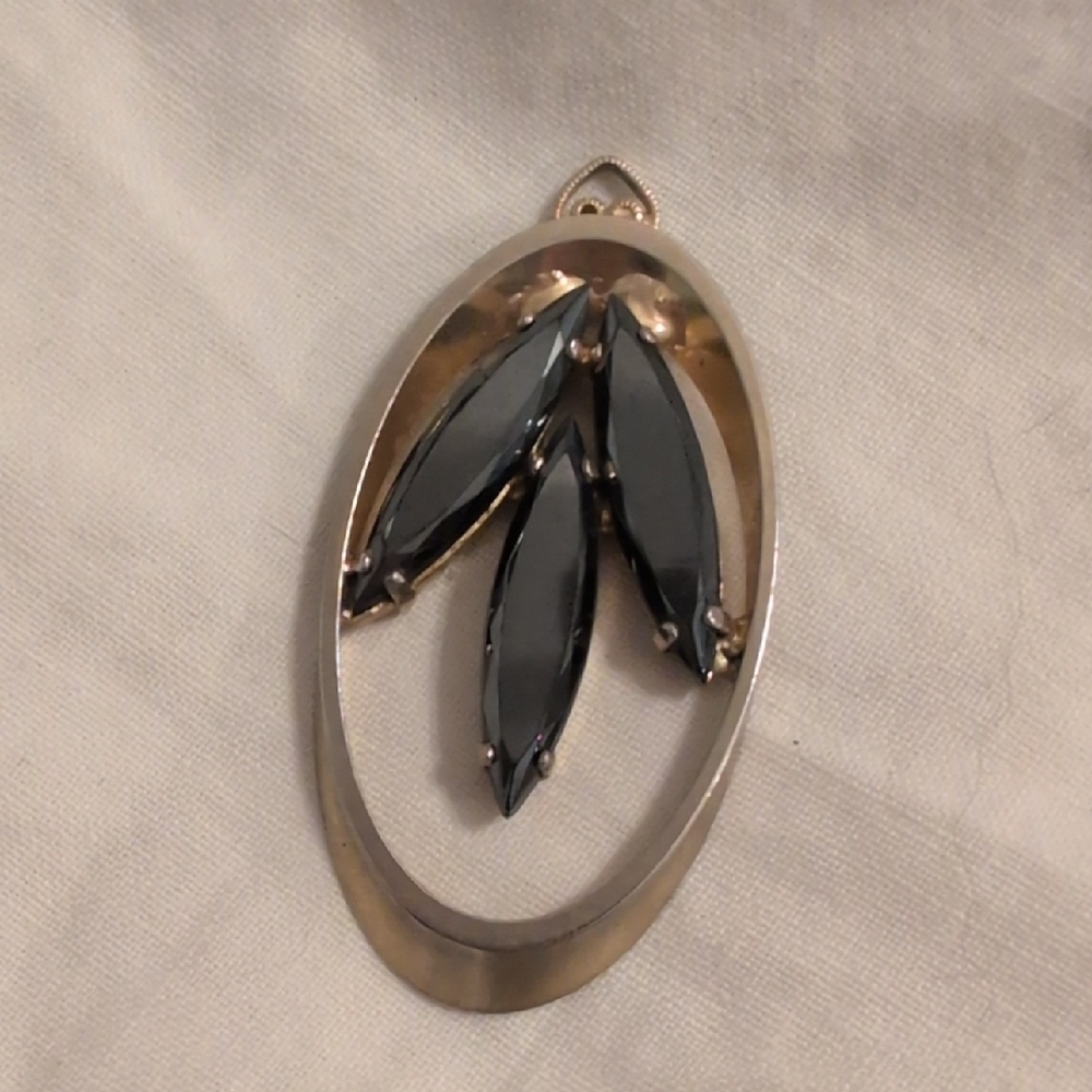 Stylish Golden and Black Leaf Necklace Pendant